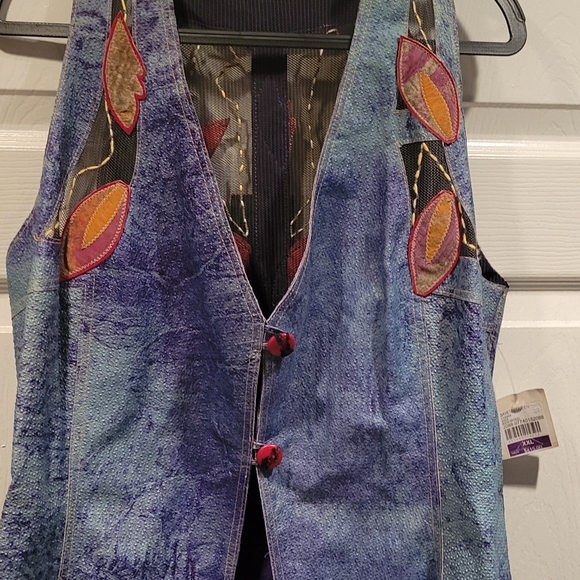 Leather Vest - Picture 4 of 11